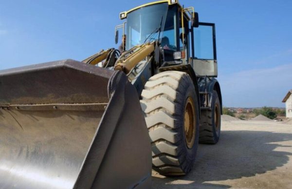 big-bulldozer-clear-sky-533224_1080x-1024x683-1-768x512